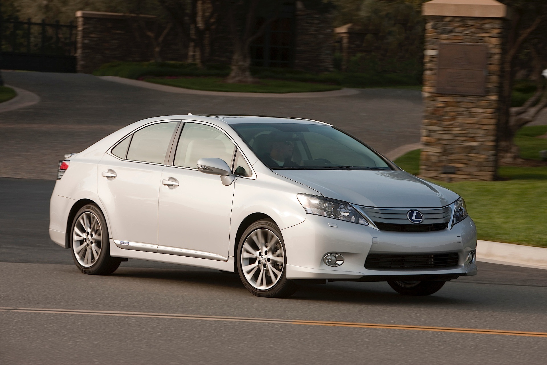 Lexus Hs photo 20
