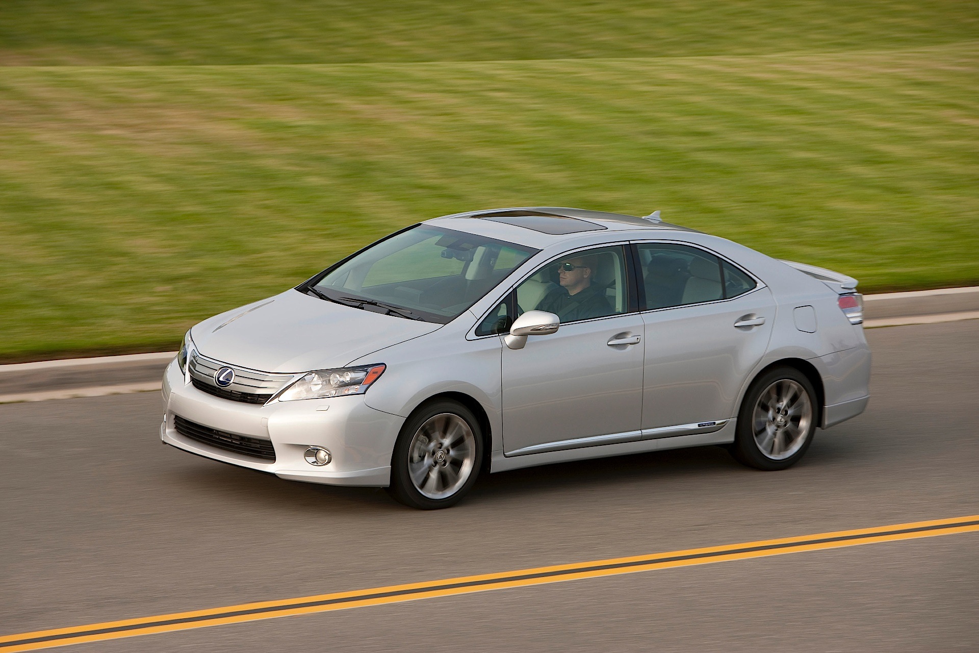 Lexus Hs photo 30