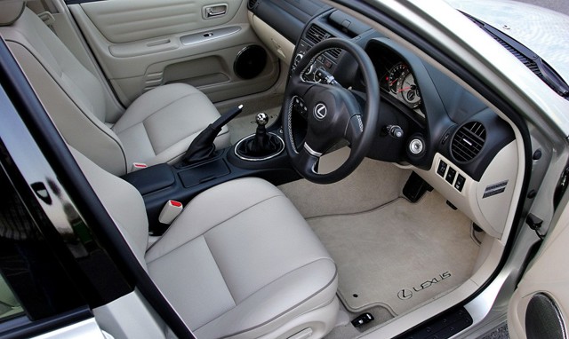 Lexus Is photo 68