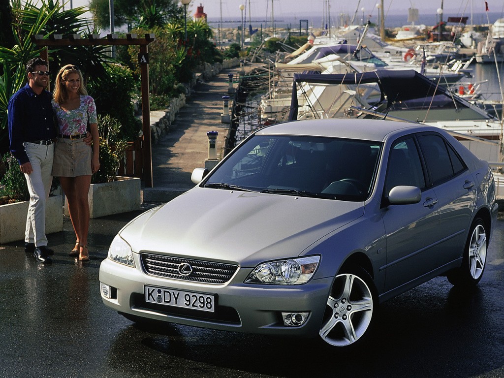 Lexus Is photo 7