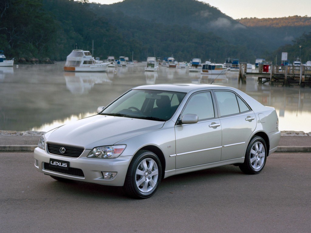 Lexus Is photo 9