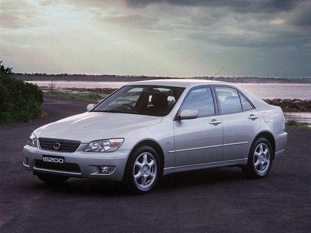 Lexus Is photo 11