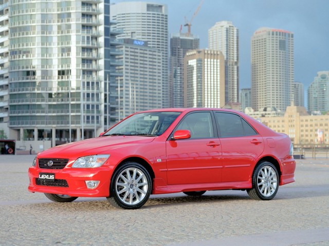 Lexus Is photo 12
