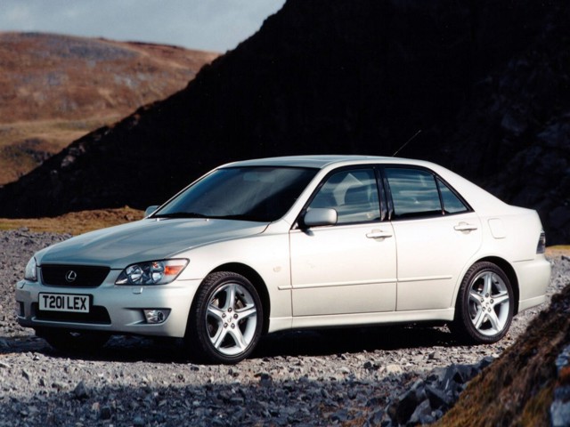 Lexus Is photo 14