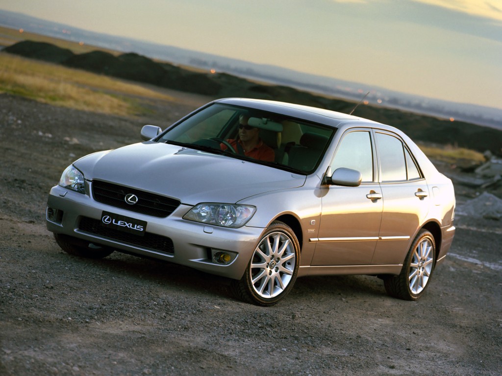 Lexus Is photo 27