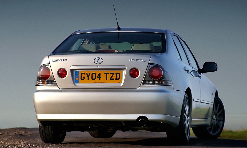 Lexus Is photo 41