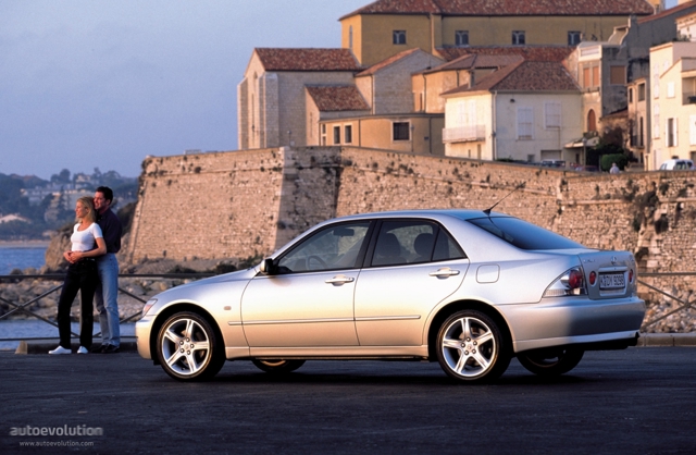 Lexus Is photo 2
