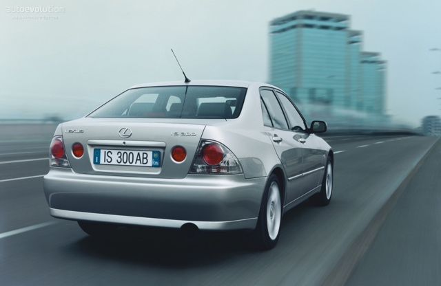 Lexus Is photo 4