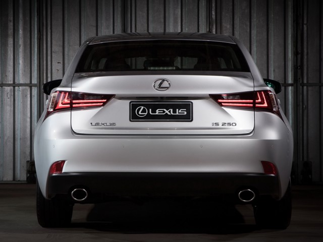 Lexus Is photo 48