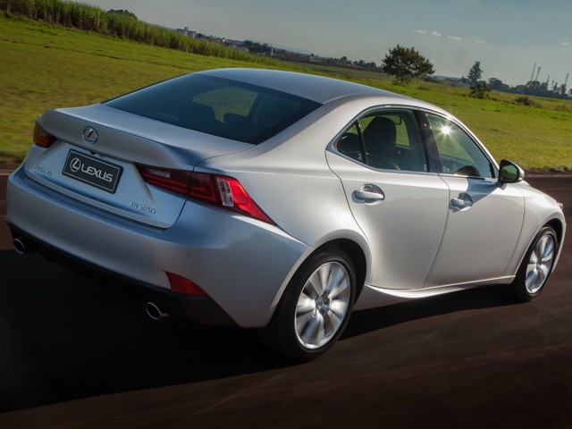 Lexus Is photo 52