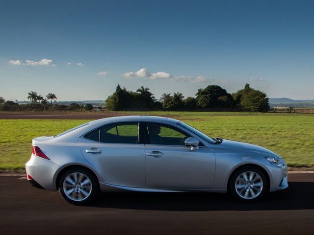 Lexus Is photo 53
