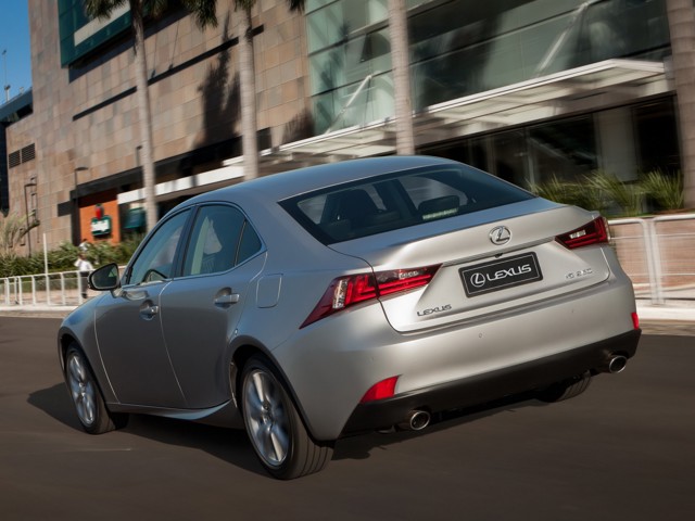 Lexus Is photo 54