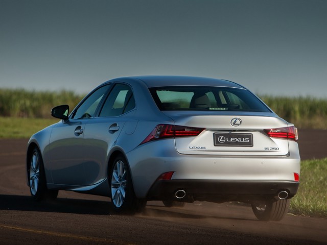 Lexus Is photo 56