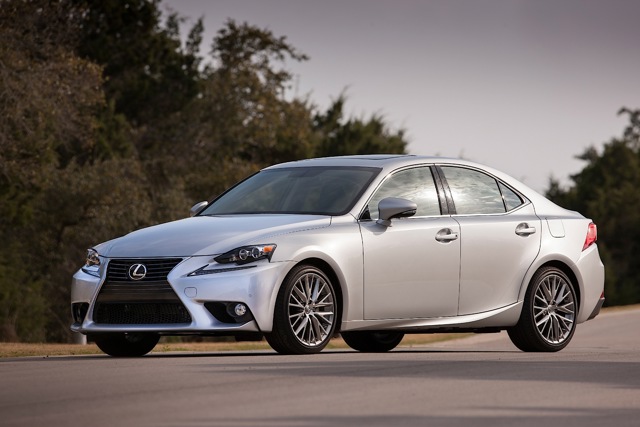 Lexus Is photo 2