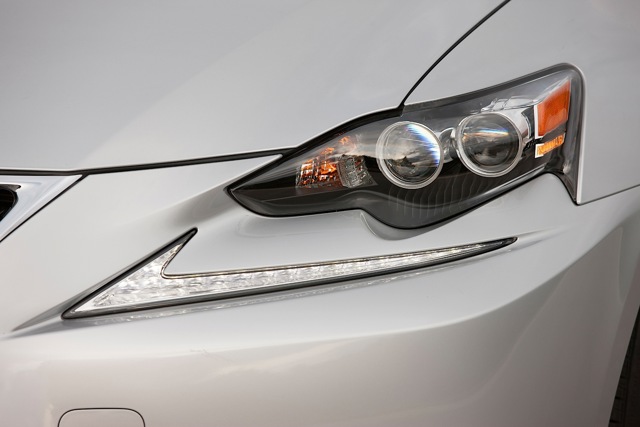 Lexus Is photo 3