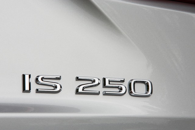 Lexus Is photo 5