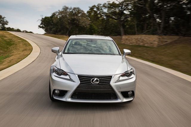 Lexus Is photo 12