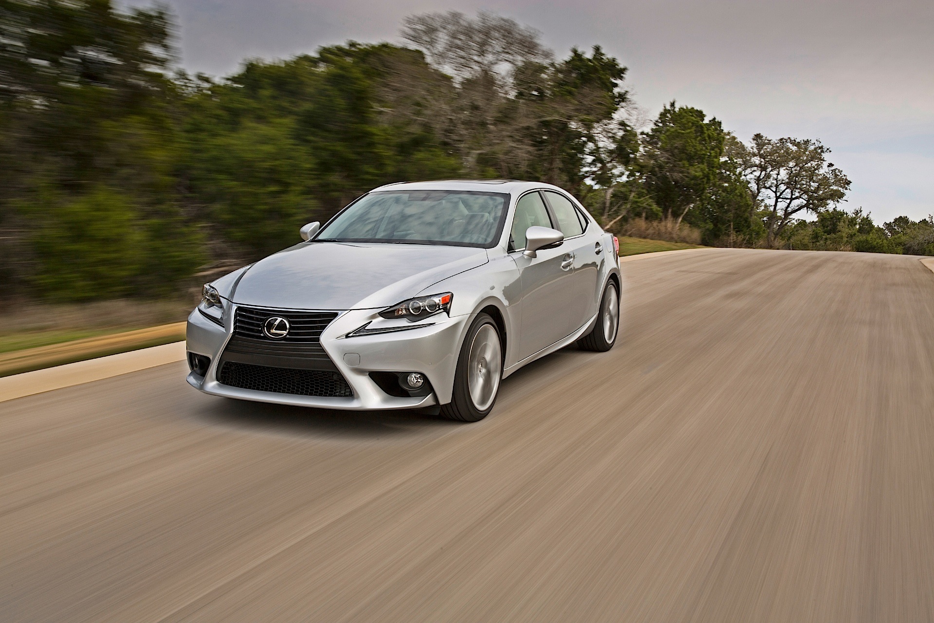 Lexus Is photo 13
