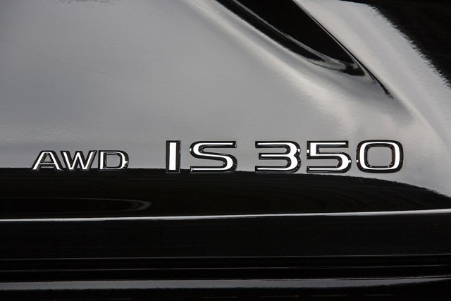 Lexus Is photo 16