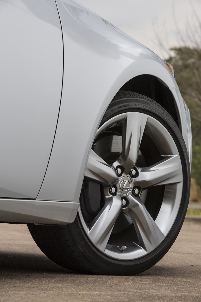 Lexus Is photo 18