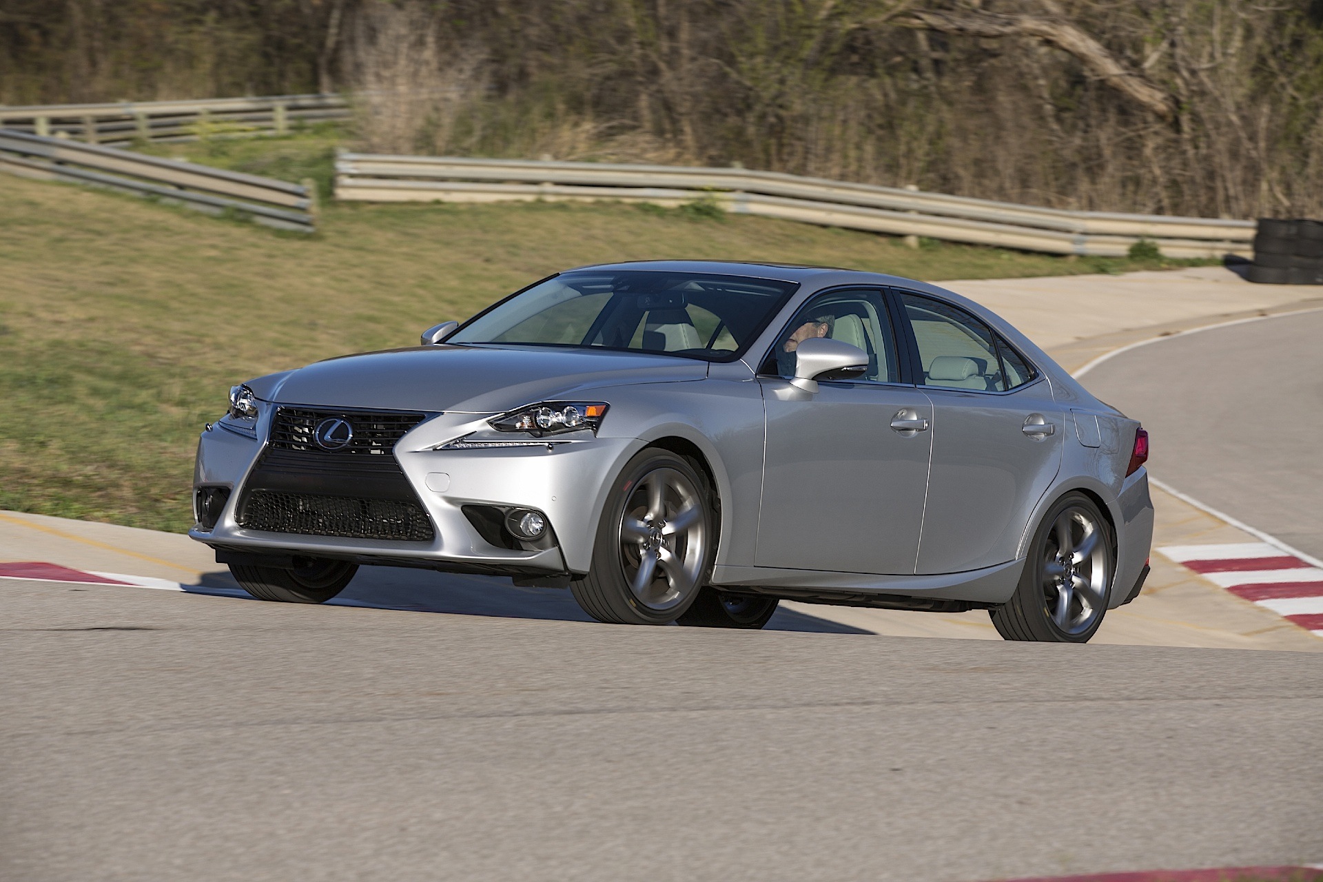 Lexus Is photo 19