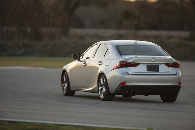 Lexus Is photo 21