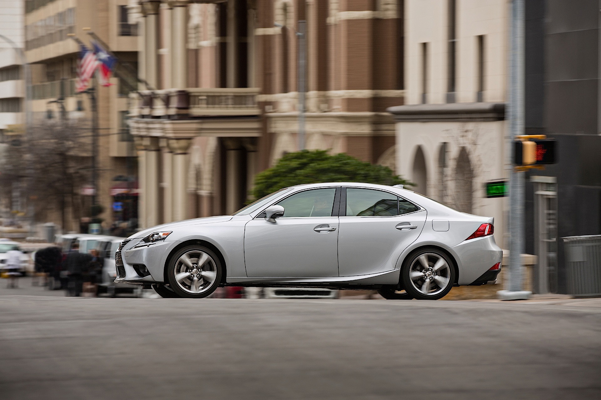 Lexus Is photo 23