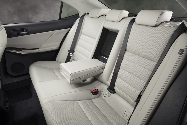 Lexus Is photo 140