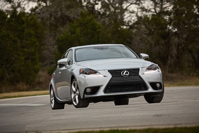 Lexus Is photo 29
