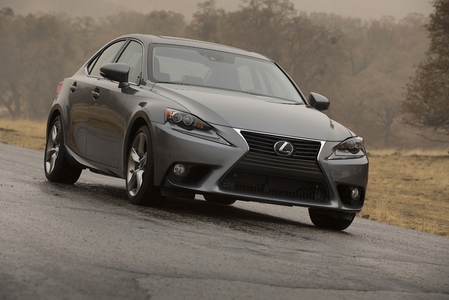 Lexus Is photo 32