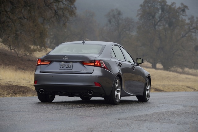 Lexus Is photo 34