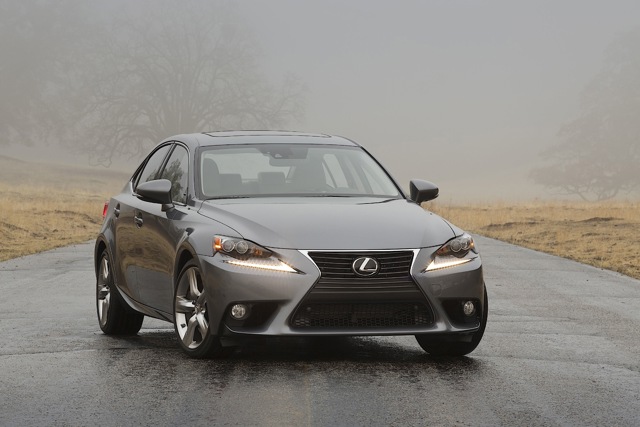 Lexus Is photo 35