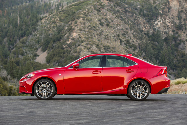 Lexus Is photo 8