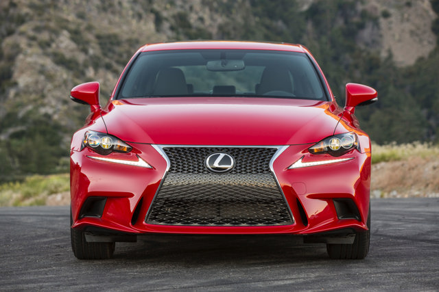 Lexus Is photo 9