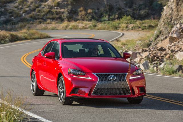 Lexus Is photo 10