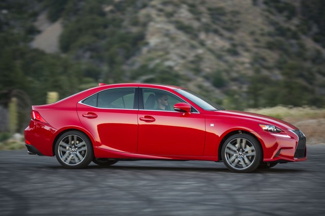 Lexus Is photo 11