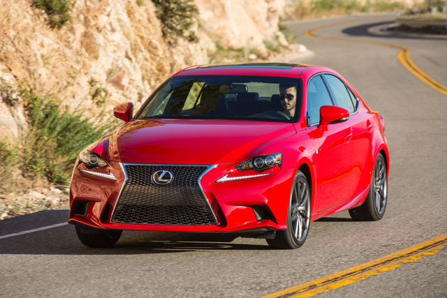 Lexus Is photo 12