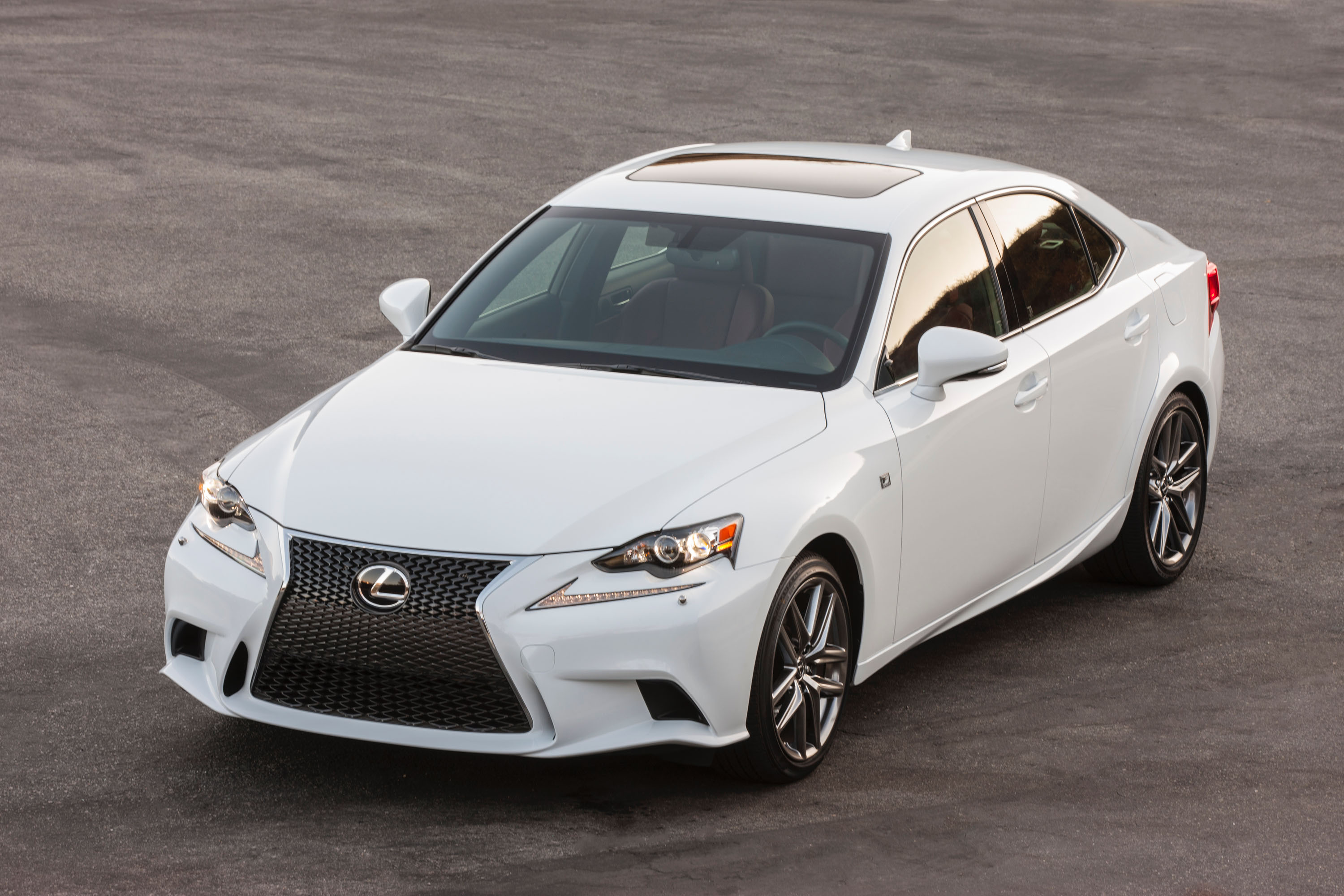 Lexus Is photo 14