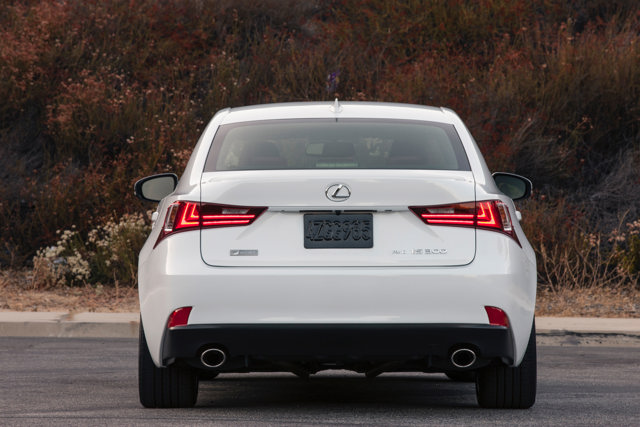 Lexus Is photo 21