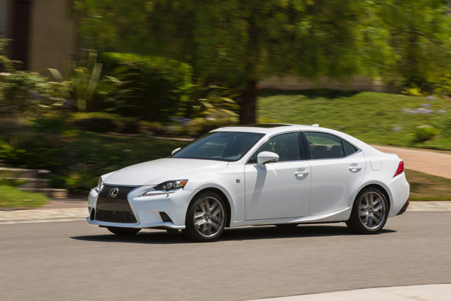 Lexus Is photo 22