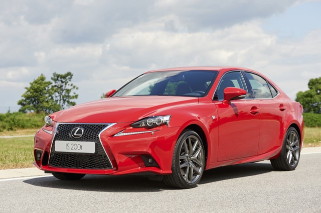 Lexus Is photo 27