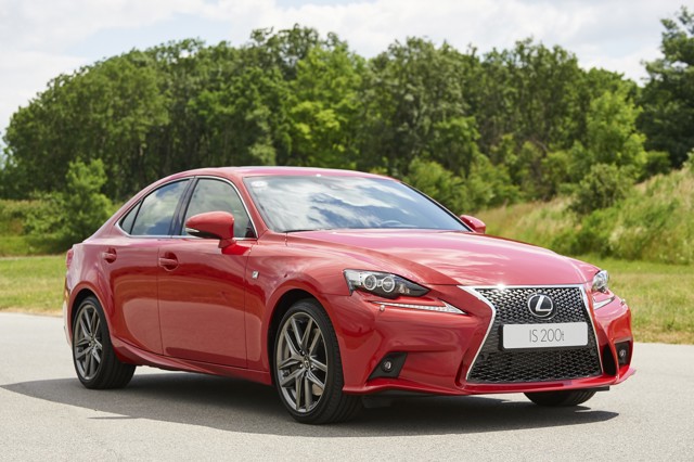 Lexus Is photo 30