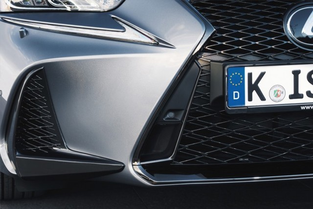 Lexus Is photo 35
