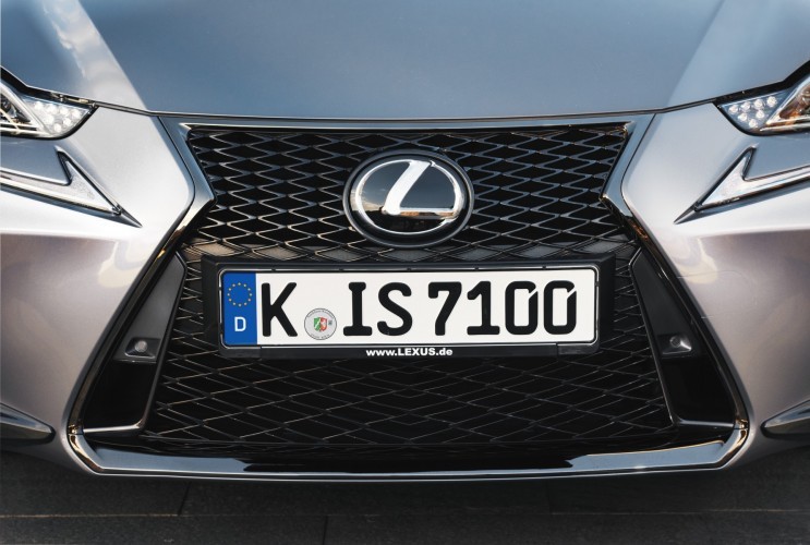 Lexus Is photo 36