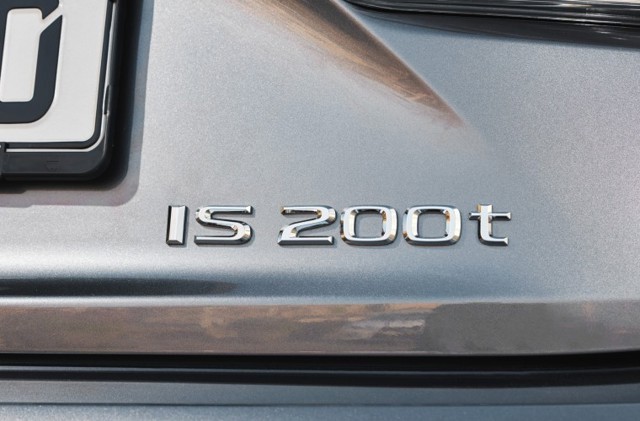 Lexus Is photo 37