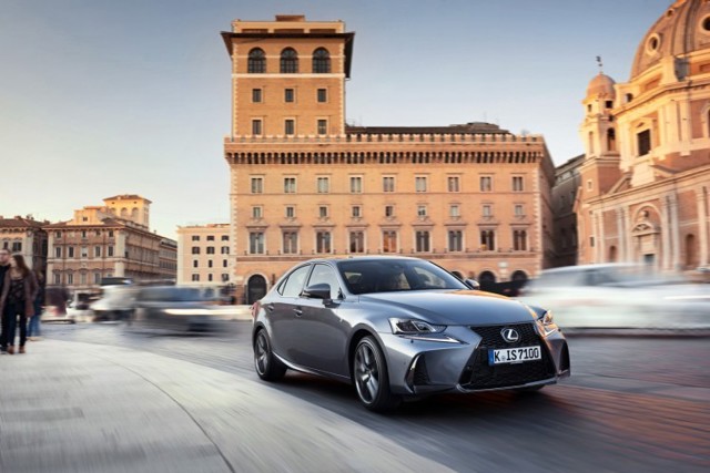 Lexus Is photo 42