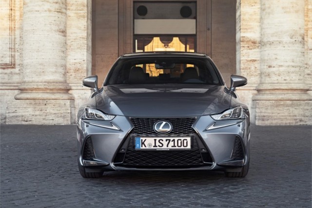 Lexus Is photo 43