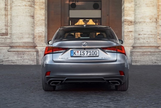 Lexus Is photo 44