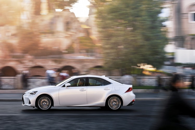 Lexus Is photo 45