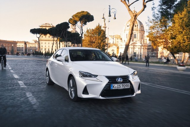 Lexus Is photo 47